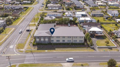 /international/nz/61-kaimanawa-street-taupo-central-north-island-380066167719/