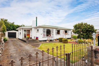 /international/nz/bulls-rangitikei-380066089414/