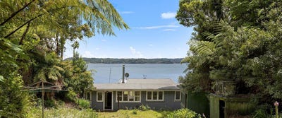 /international/nz/lake-rotoma-rotorua-380066081913/