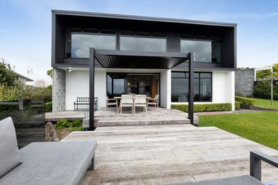 /international/nz/40d-awanui-street-merrilands-new-plymouth-380066181871/
