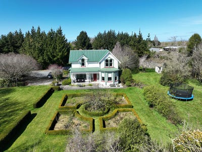 /international/nz/74-riverbank-road-balclutha-clutha-380066079364/