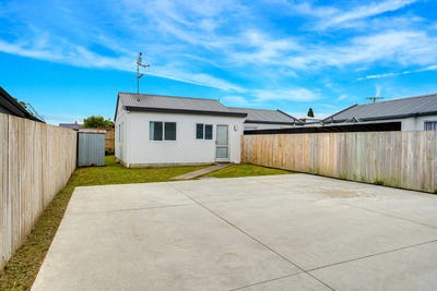 /international/nz/temple-view-hamilton-city-380066108445/