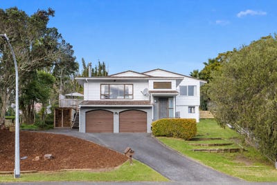 /international/nz/4-sun-valley-hatfields-beach-rodney-380066106900/