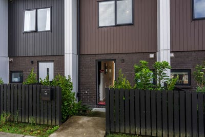 /international/nz/16-selo-street-glen-eden-waitakere-city-380066109454/