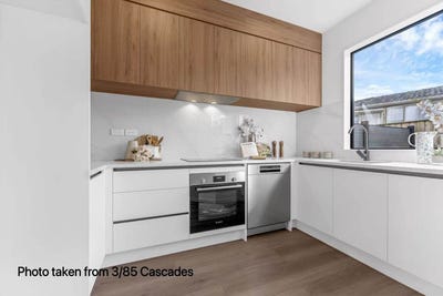 /international/nz/13-85-cascades-road-pakuranga-heights-manukau-city-380066079886/