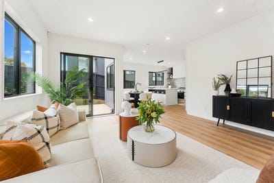 /international/nz/43-bruce-road-glenfield-north-shore-city-380066082827/