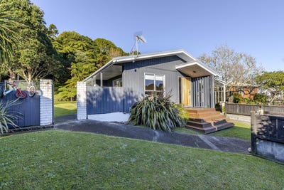 /international/nz/21-heaphy-street-westown-taranaki-380066114038/