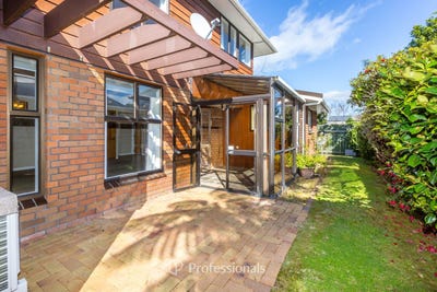 /international/nz/silverstream-upper-hutt-city-380066121546/