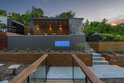 /international/nz/36-st-andrews-hill-road-mount-pleasant-christchurch-city-380066099912/