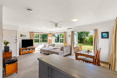 /international/nz/ranui-waitakere-city-380066169992/