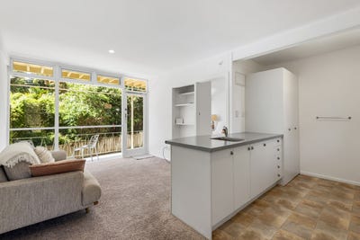 /international/nz/93-vauxhall-road-devonport-north-shore-city-380066113547/