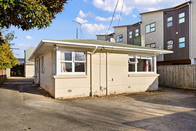/international/nz/hamilton-east-hamilton-city-380066110791/