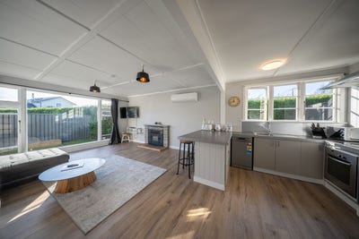 /international/nz/te-anau-southland-380066105277/