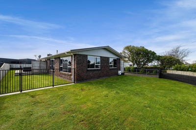 /international/nz/100-pembroke-road-west-stratford-taranaki-380066168251/