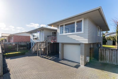 /international/nz/hilltop-taupo-380066169946/