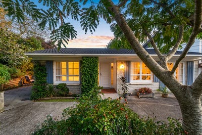 /international/nz/220-east-coast-road-forrest-hill-north-shore-city-380066107587/