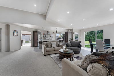 /international/nz/hawera-south-taranaki-380066101678/