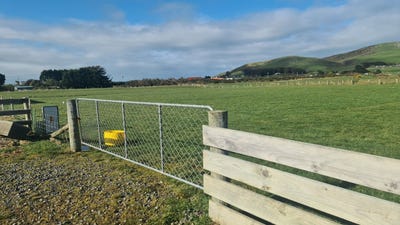 /international/nz/colac-bay-southland-380066104108/