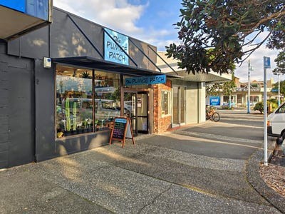 /international/nz/704-port-road-whangamata-thames-coromandel-380066150868/