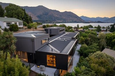 /international/nz/wanaka-central-otago-lakes-district-380066101564/