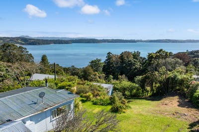 /international/nz/snells-beach-rodney-380066093729/
