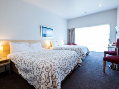 /international/nz/29-main-road-fox-glacier-westland-380066149965/