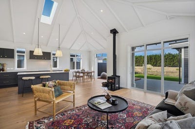 /international/nz/105-burdon-loop-lake-hawea-wanaka-380066098736/