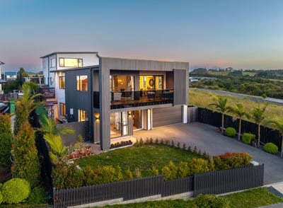 /international/nz/4-hapukupuku-avenue-beachlands-manukau-city-380066117536/