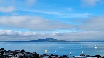 /international/nz/62-seaview-road-castor-bay-north-shore-city-380066078461/