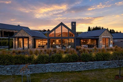 /international/nz/arrowtown-queenstown-380066112338/