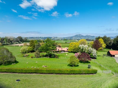 /international/nz/65-school-road-north-north-taieri-dunedin-city-380066076190/