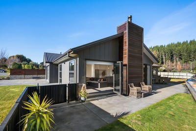 /international/nz/10-alice-burn-drive-luggate-wanaka-380066089094/