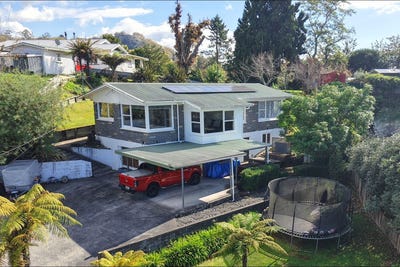 /international/nz/te-kuiti-waitomo-380066121867/