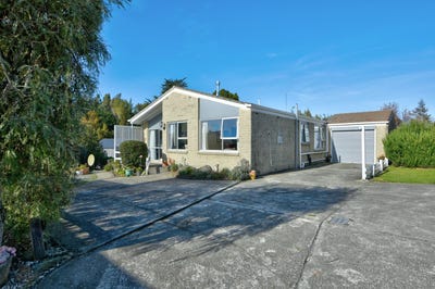 /international/nz/13-railway-esplanade-gore-southland-380066121975/
