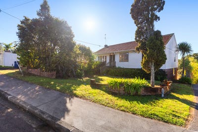 /international/nz/12-felstead-street-birkenhead-north-shore-city-380066093703/