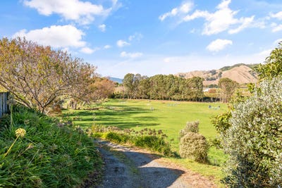 /international/nz/84-derham-road-te-horo-kapiti-coast-380066092998/