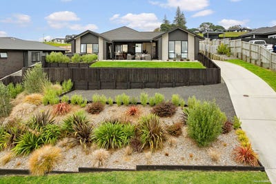 /international/nz/6-fisk-road-pukekohe-franklin-380066075644/