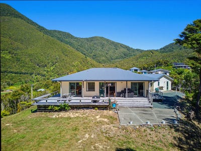 /international/nz/soucis-lane-okiwi-bay-marlborough-380066120181/