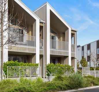 /international/nz/hobsonville-waitakere-city-380066177572/