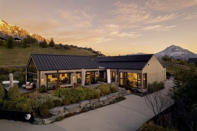 /international/nz/jacks-point-queenstown-380066114765/
