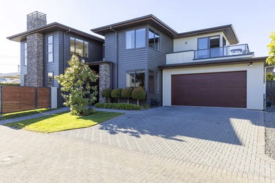 /international/nz/hilltop-taupo-380066177383/