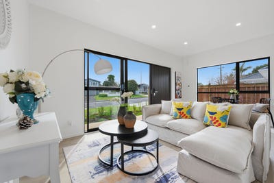 /international/nz/63-gloria-avenue-te-atatu-peninsula-waitakere-city-380066165372/