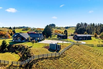 /international/nz/31-otutira-drive-kinloch-taupo-380066109829/