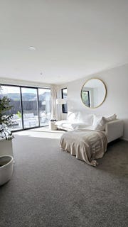 /international/nz/johnston-grove-taita-wellington-380066122468/
