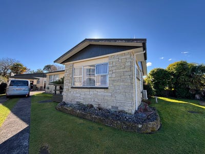 /international/nz/12-karaka-place-tokoroa-south-waikato-380066168448/