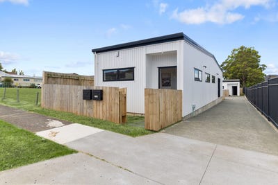 /international/nz/63-flanshaw-road-te-atatu-south-waitakere-city-380066117183/