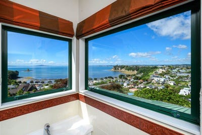 /international/nz/1083-whangaparaoa-road-tindalls-beach-rodney-380066080446/
