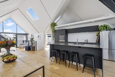 /international/nz/point-chevalier-auckland-city-380066179649/
