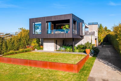 /international/nz/30-nihinihi-avenue-raglan-waikato-380066120757/