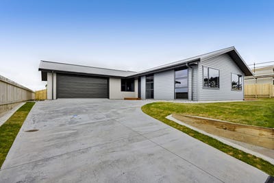 /international/nz/11-othello-stratford-taranaki-380066178713/